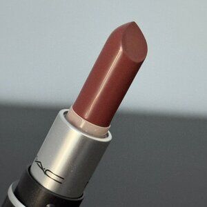 MAC MACximal Silky Matte Lipstick in Whirl